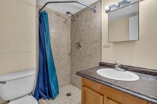 Building Photo - 3750 SW 60th Terrace