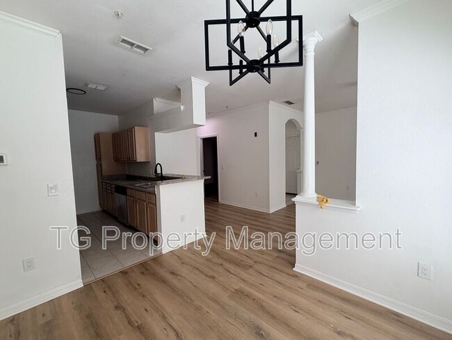 Building Photo - 7800 Point Meadows Dr
