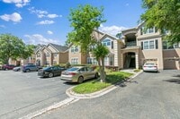 Building Photo - Gorgeous Condo in Soughtafter Intracoatsal...