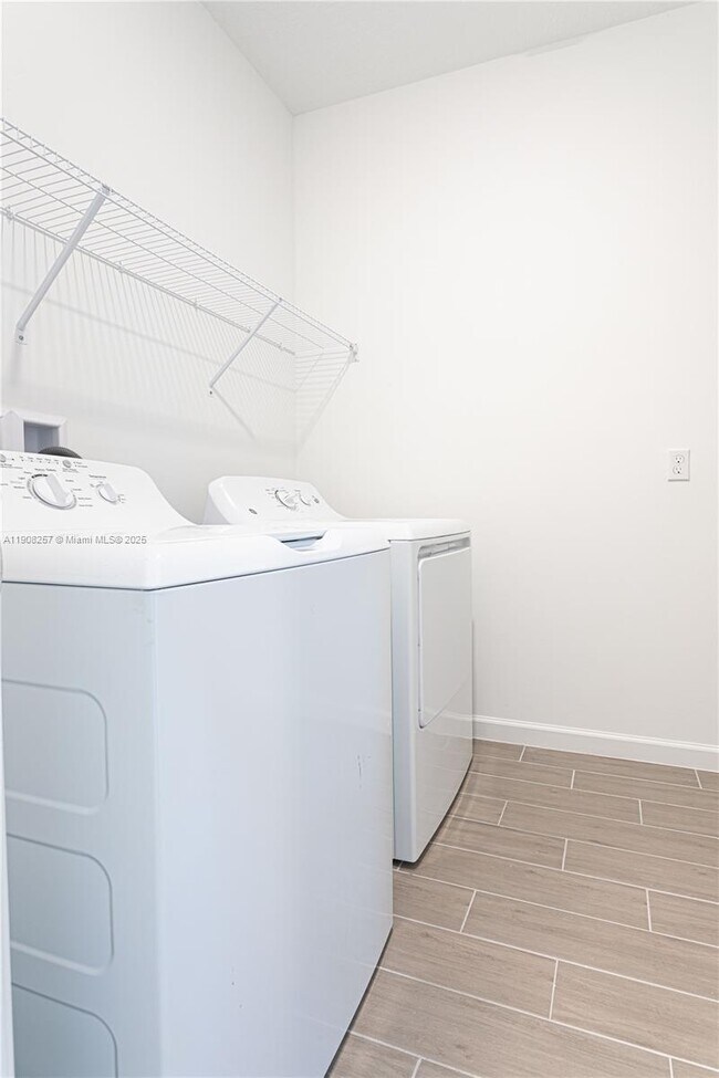 Building Photo - 4830 Navali Dr