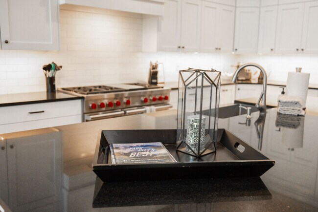 Building Photo - 255 Matterhorn Dr