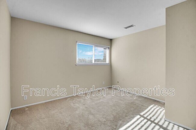 Building Photo - 2053 Habero Dr