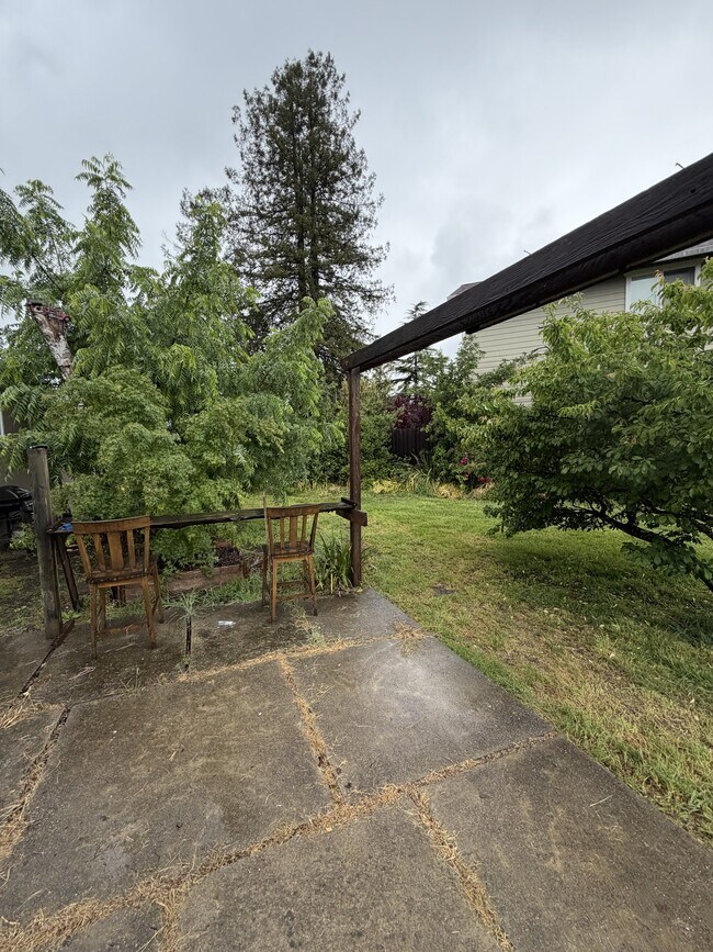 Building Photo - 2409 Pomo Ct