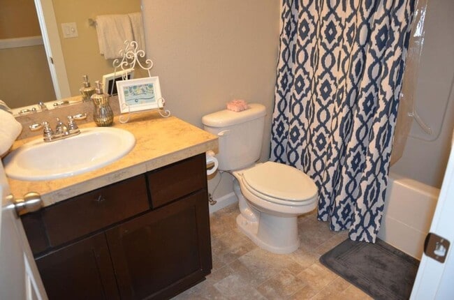 Building Photo - North Plains Single Family Home