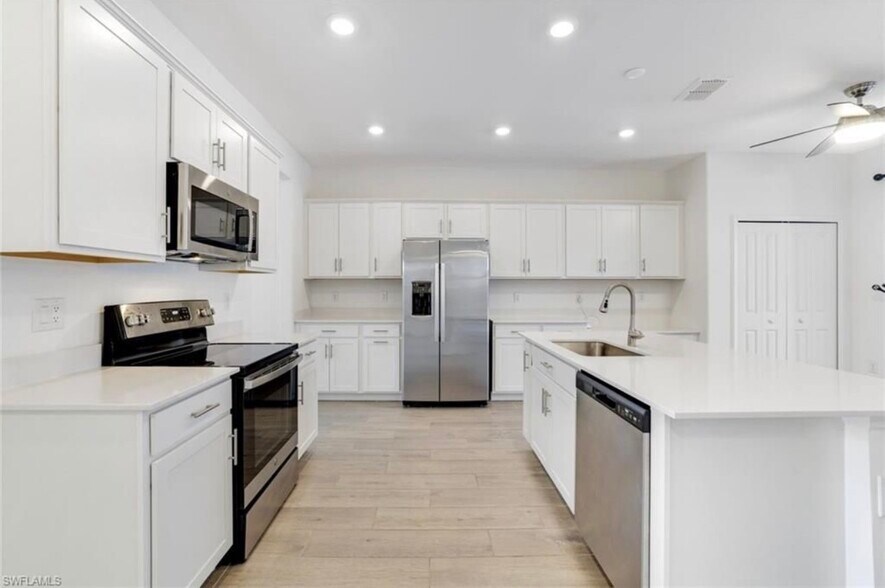 Kitchen - 2340 Feather Brook Ln