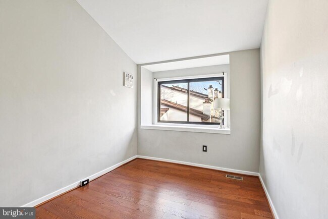 Building Photo - 9717 Hellingly Pl