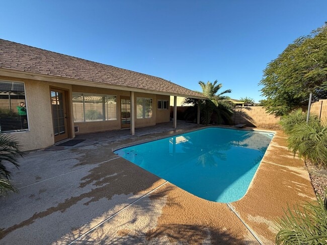 Building Photo - 4 Bedroom Pool Home in Rancho Sereno for Rent!