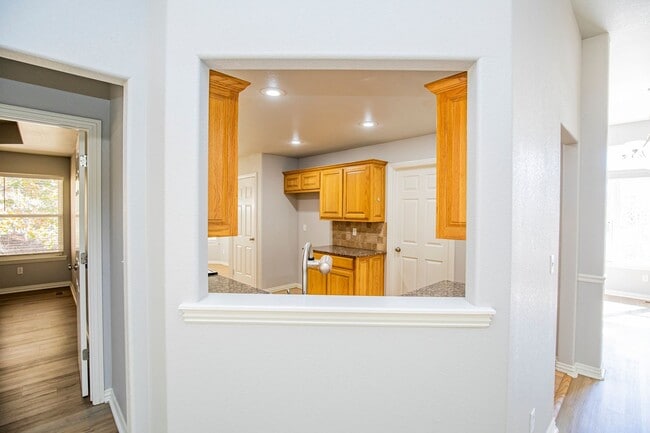 Building Photo - ***41 May Lane***