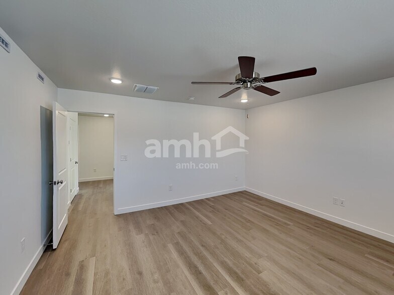 Building Photo - 9720 W Parkway Dr