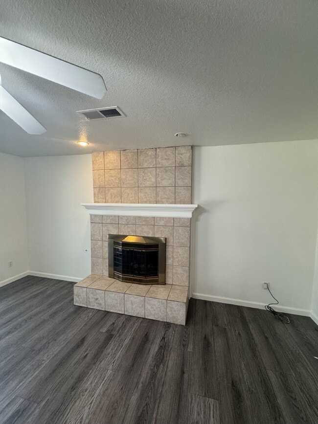 Building Photo - MOVE IN SPECIAL $500 off the rent for the ...