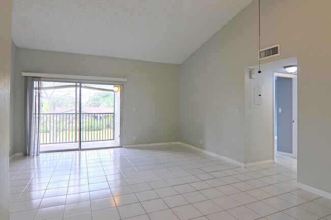 Building Photo - 719 Gardens Dr