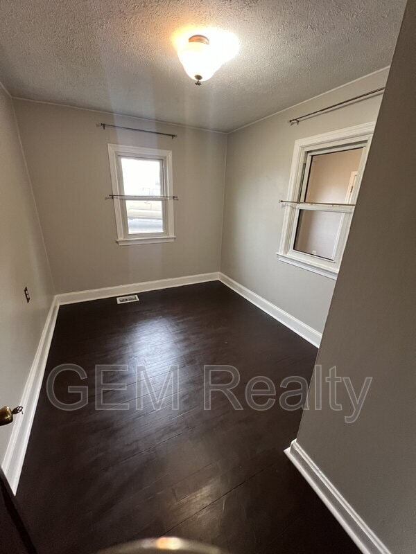 Building Photo - 1244 Mountain View Rd