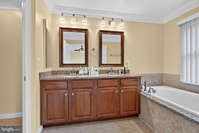Building Photo - 12230 Water Elm Ln