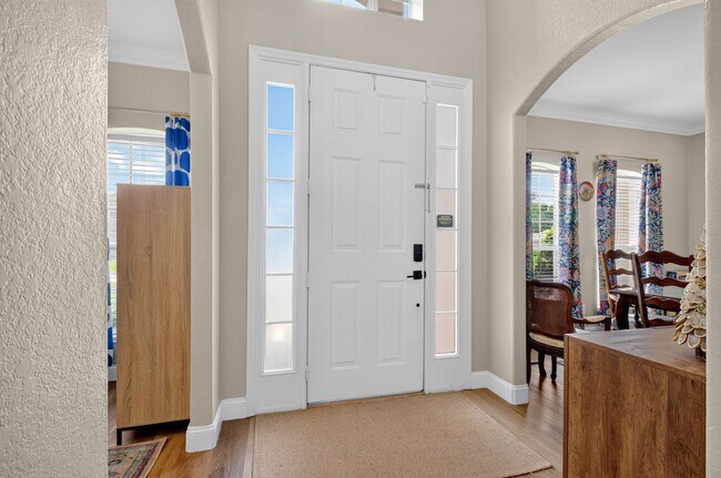 Building Photo - 353 Lake Amberleigh Dr