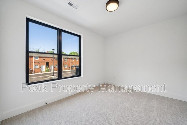 Building Photo - 1609 Pulaski St