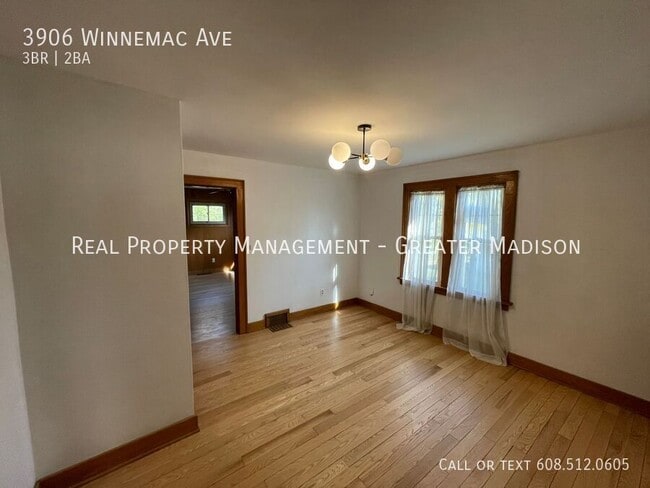 Building Photo - 3906 Winnemac Ave