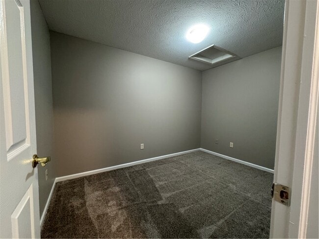 Building Photo - 39 Captains Cove Ln