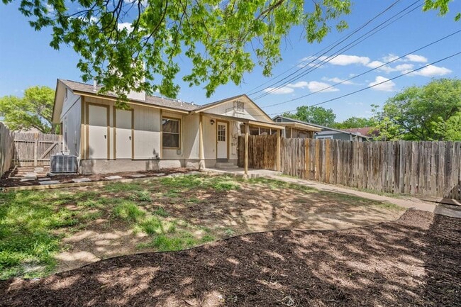 Building Photo - 16031 Fitchburg Cir