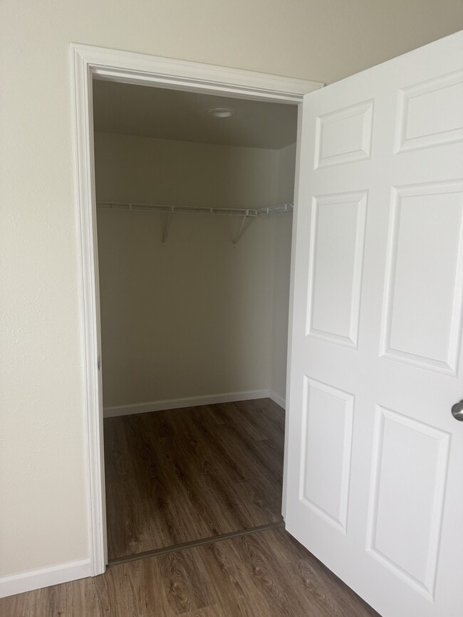 Building Photo - 402 N Pine St