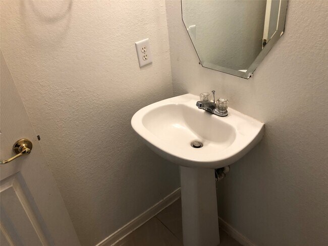 Building Photo - 8531 Ashford Green Ln