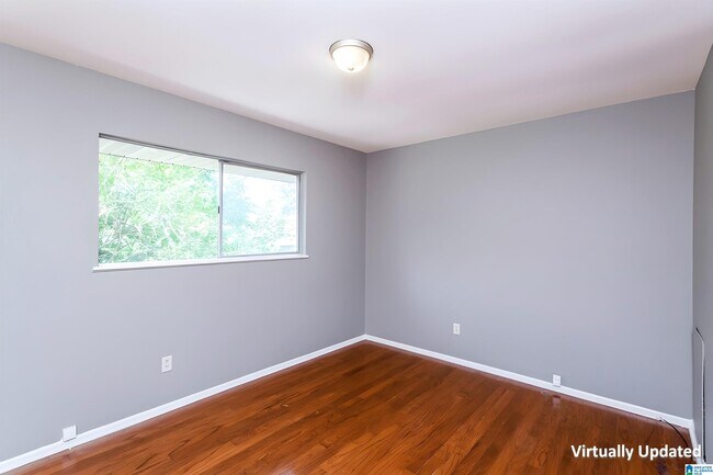 Building Photo - 1112 S Gale Dr