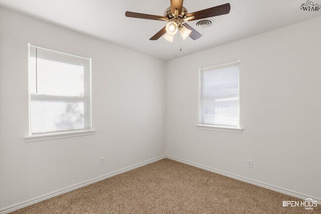 Building Photo - 4717 Bonny Dr