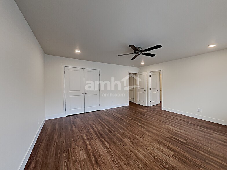 Building Photo - 12404 83rd Ave E