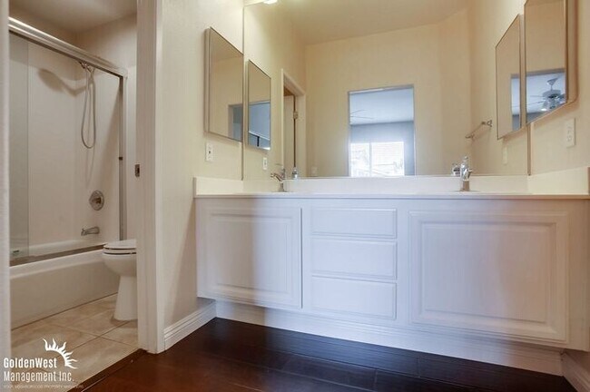 Building Photo - Exceptional 2Bdm 2.5Ba Home in the Palermo...