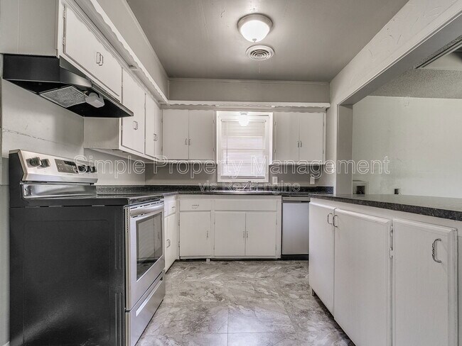 Building Photo - 1321 NW 82nd St