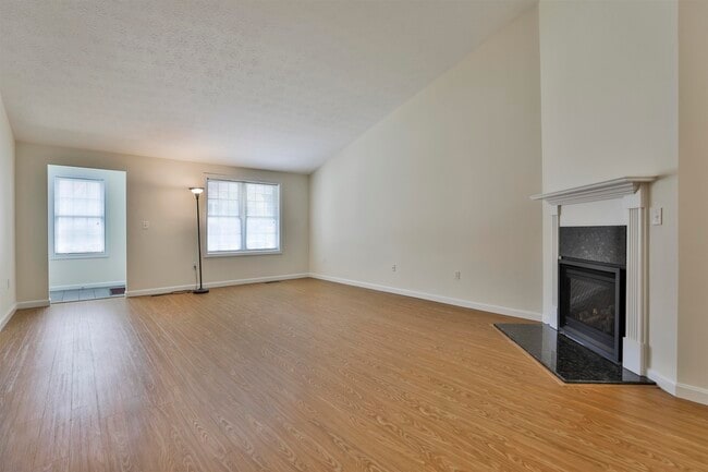 Building Photo - 4 Myopia Ln