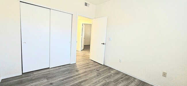 Building Photo - Beautiful 3 Bedroom, 2 Bath Condo In The NE!