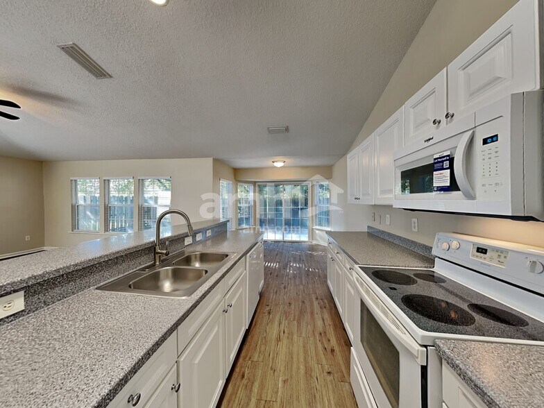 Building Photo - 1433 Heather Ct