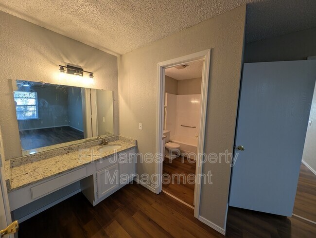 Building Photo - 11031 E 14th Ct