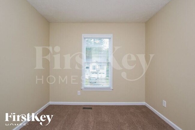 Building Photo - 118 Aztec Way SE