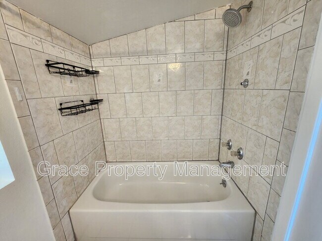 Building Photo - 903 Sir Galahad Dr