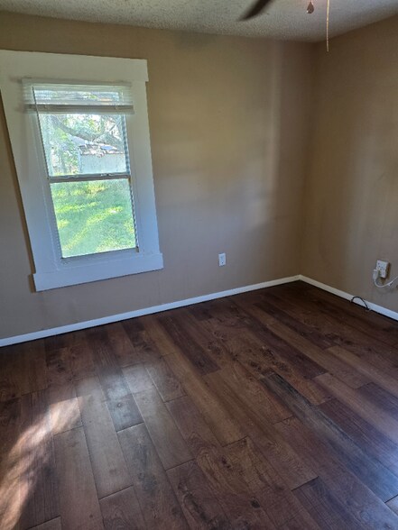 Building Photo - 2919 Maine Ave