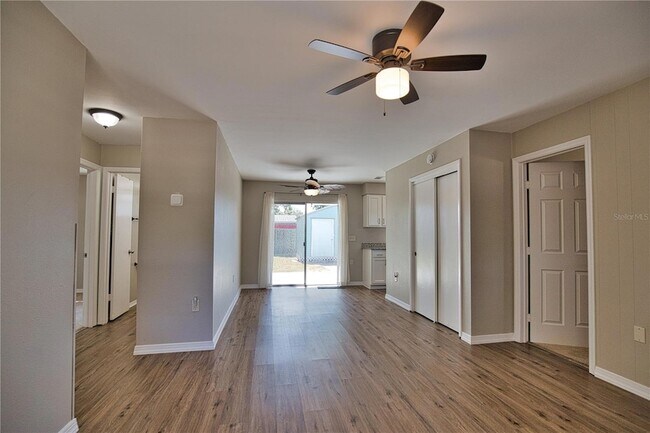 Building Photo - 1056 Venetian Pkwy