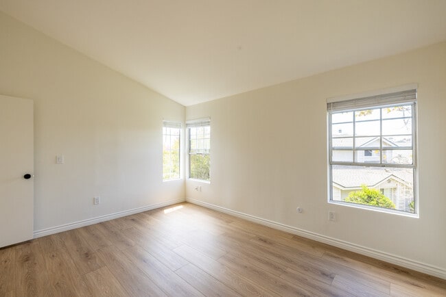 Building Photo - 3776 Portland Ct