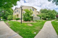 Building Photo - Beautiful Quail Crossing Townhome – Walk t...