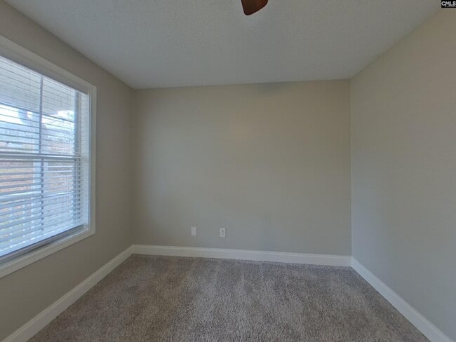 Building Photo - 8737 Windsor Lake Blvd