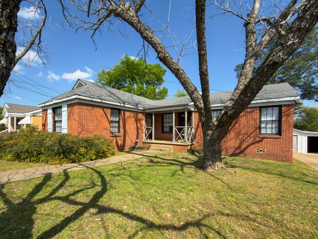 Building Photo - 1912 S Donnybrook Ave