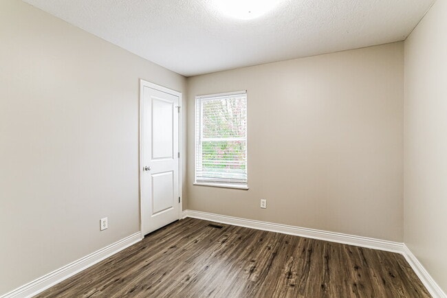 Building Photo - 795 Shellbark St