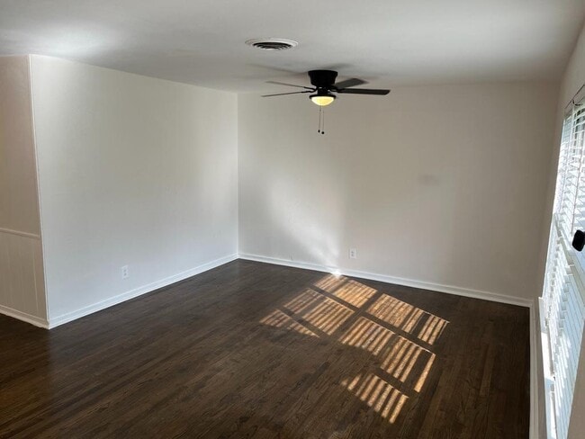 Building Photo - 138 Vandenburg Dr