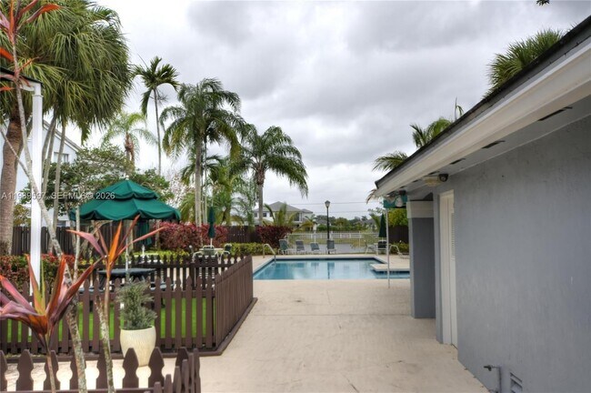 Building Photo - 4801 Grapevine Wy