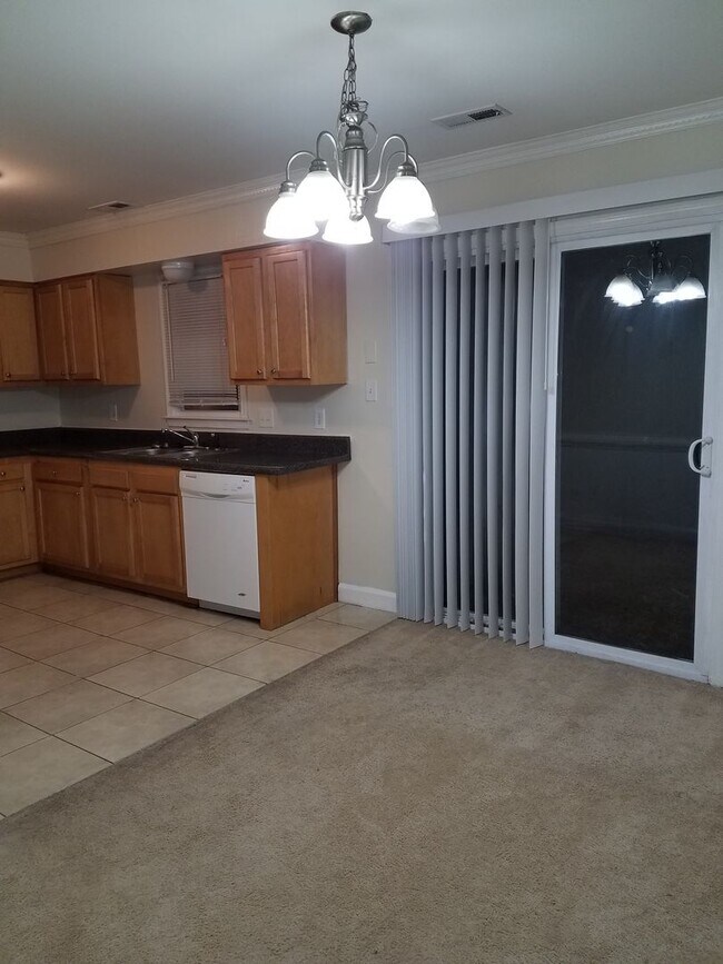 Building Photo - 3341 Golden Oaks Ln