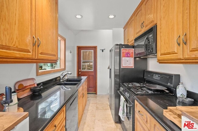 Building Photo - 21549 Summit Trail