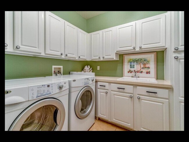 Building Photo - 1539 Peninsula Cir