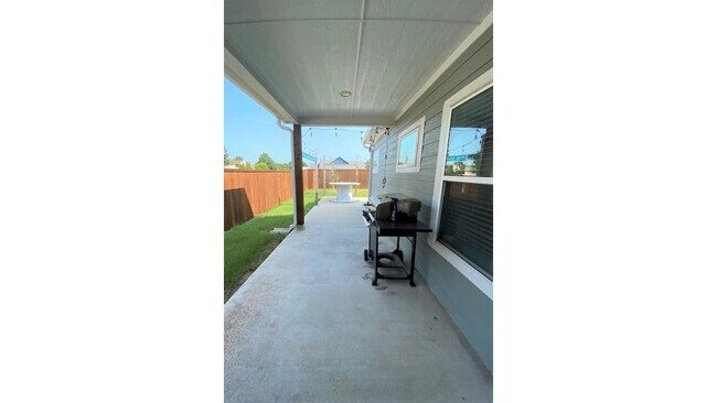 Building Photo - 405 Carneros Dr