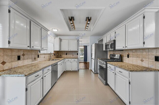 Building Photo - 7136 Vinland St
