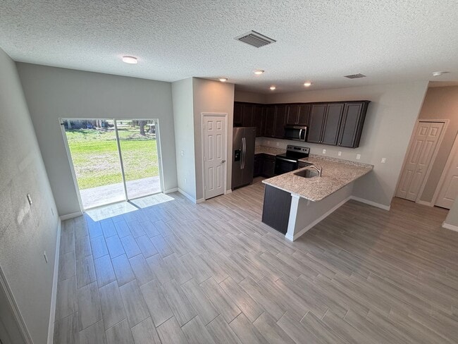 Building Photo - Beautiful 3 Bedroom, 2 Bathroom Home in Palm Bay!!